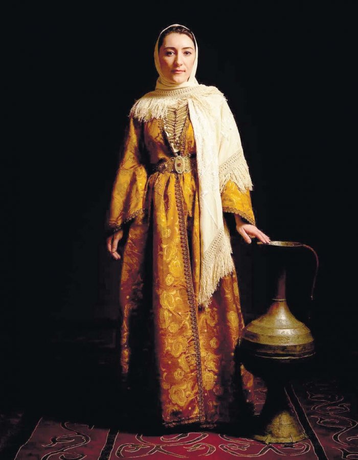 Национальный женский наряд 